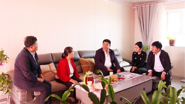 烏蘇市四套班子領(lǐng)導(dǎo)開展走訪慰問活動